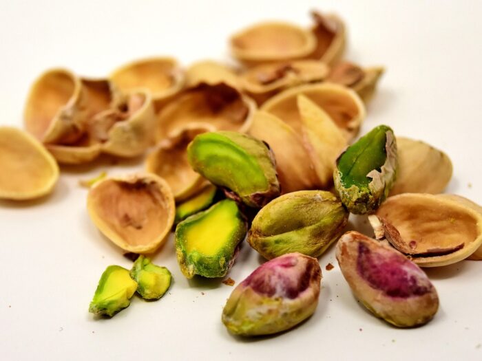 pistachios-3223507_1280