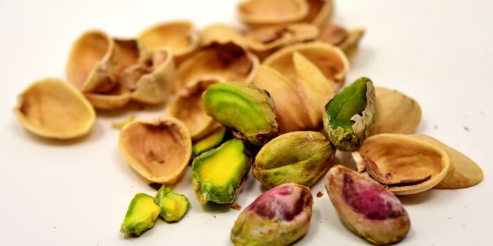pistachios-3223507_1280