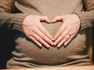 pregnant-2568594_1280
